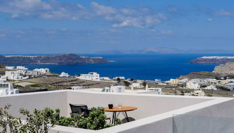 Apikia Santorini