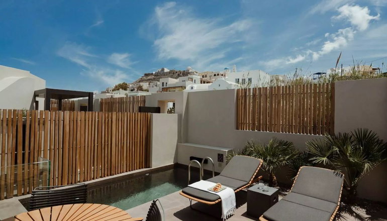 Apikia Santorini