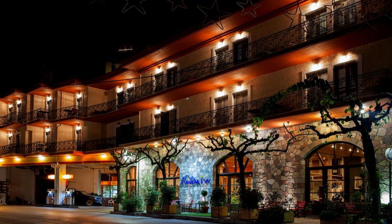 Arahova Inn