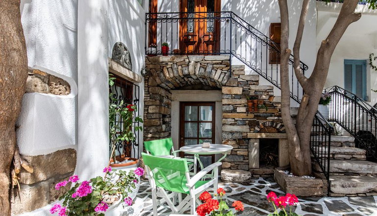Arco Naxos Luxury Apartments