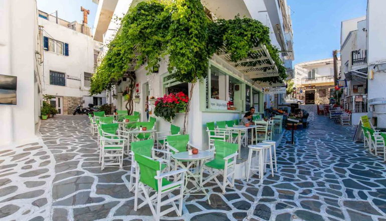 Arco Naxos Luxury Apartments