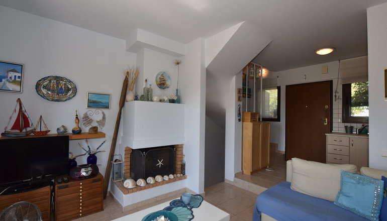 Ariadne Seaglass House