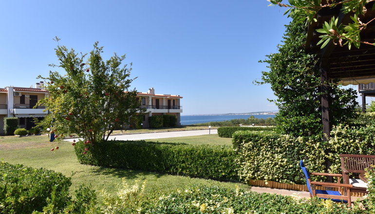 Ariadne Seaglass House