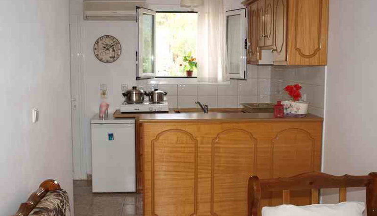Aristotelis Apartments