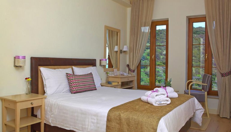 Arktos Mountain Hotel