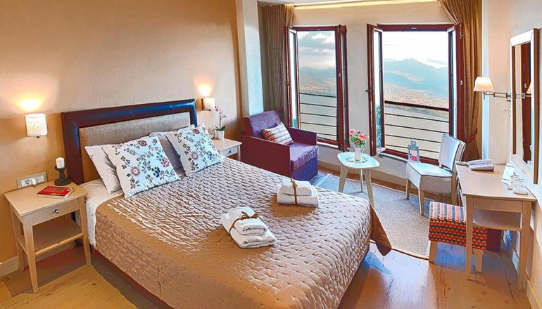 Arktos Mountain Hotel