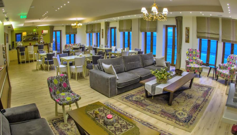 Arktos Mountain Hotel