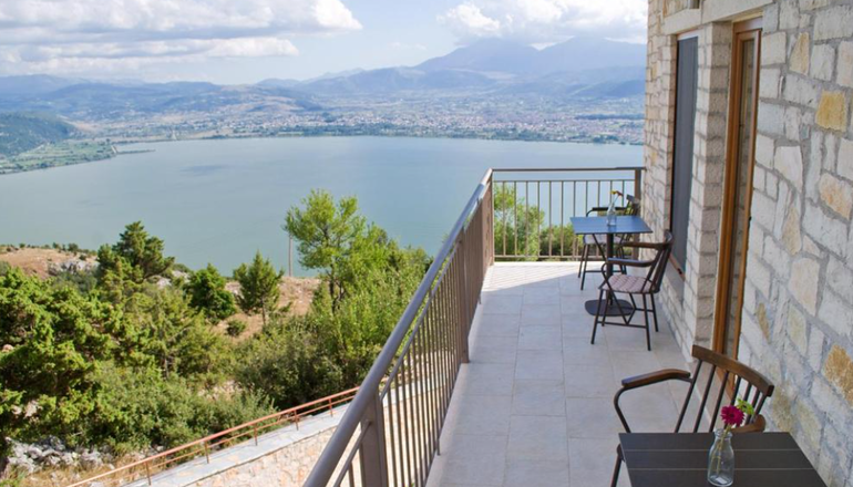 Arktos Mountain Hotel