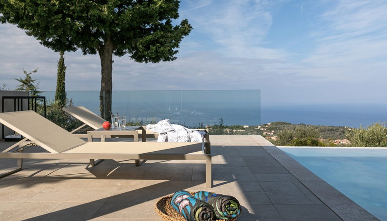Art Blue Villas