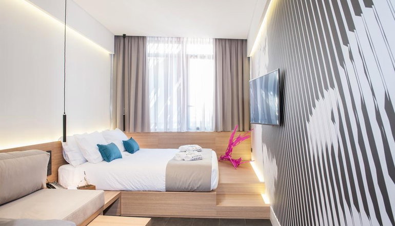 4* Athens Lodge