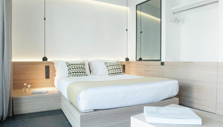 4* Athens Lodge