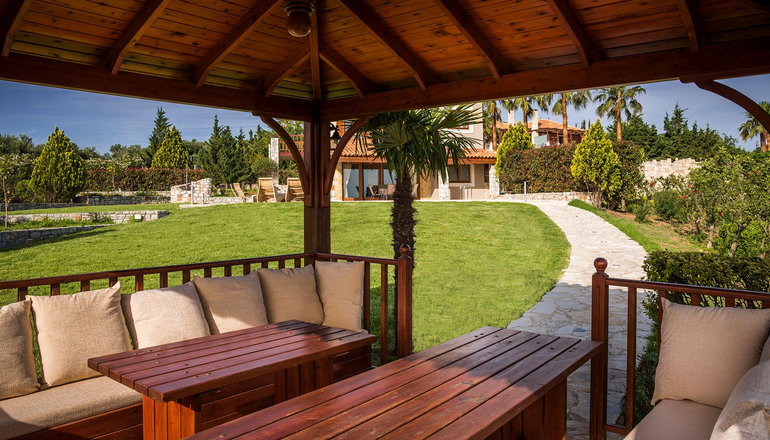 Athina Luxury Villas & Suites
