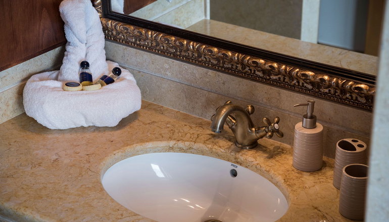 Athina Luxury Villas & Suites
