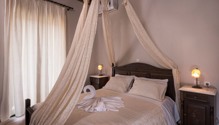 Athina Luxury Villas & Suites