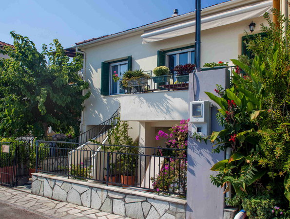 Avgi by the sea by Pelion Esties - Καλά Νερά, Πήλιο