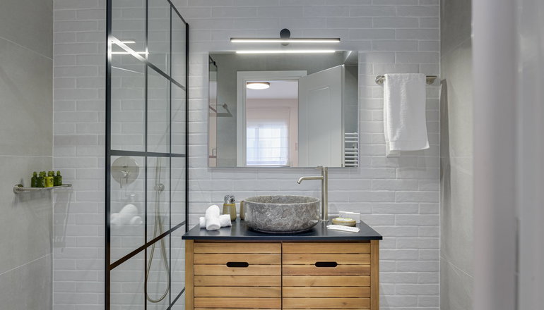 Acropolis Premium Residence by Bill & John Apartments