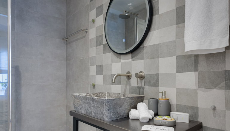 Acropolis Premium Residence by Bill & John Apartments