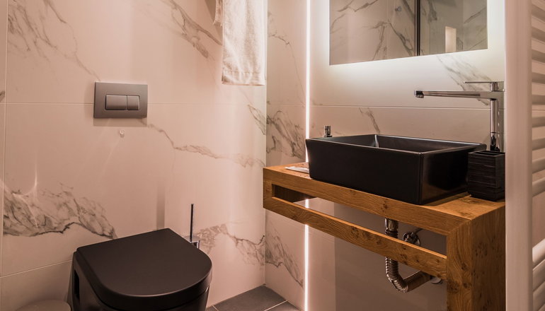 Acropolis Luxury Living by Bill & John Apartments