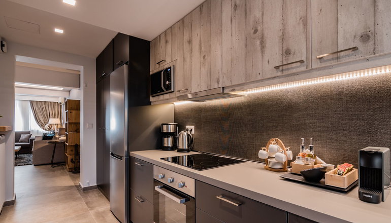 Acropolis Luxury Living by Bill & John Apartments
