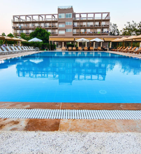 Black & White Resort Xylokastro