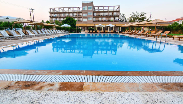 Black & White Resort Xylokastro