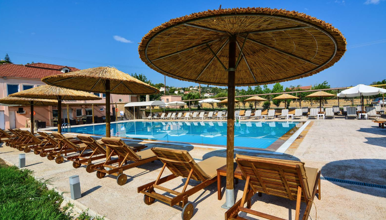 Black & White Resort Xylokastro