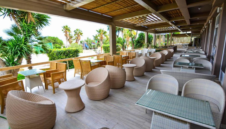 Black & White Resort Xylokastro