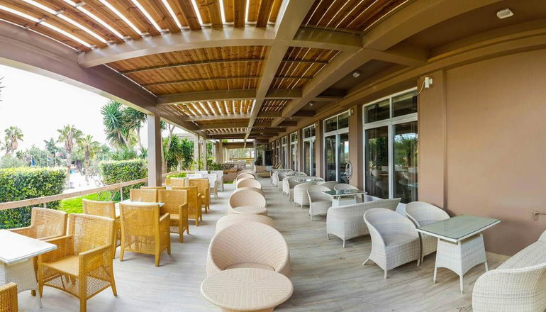 Black & White Resort Xylokastro