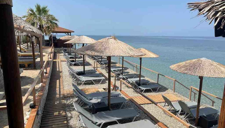 Black & White Resort Xylokastro