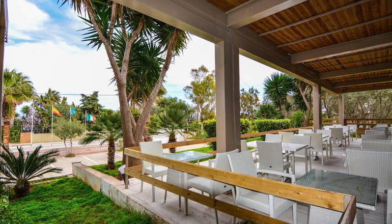 Black & White Resort Xylokastro