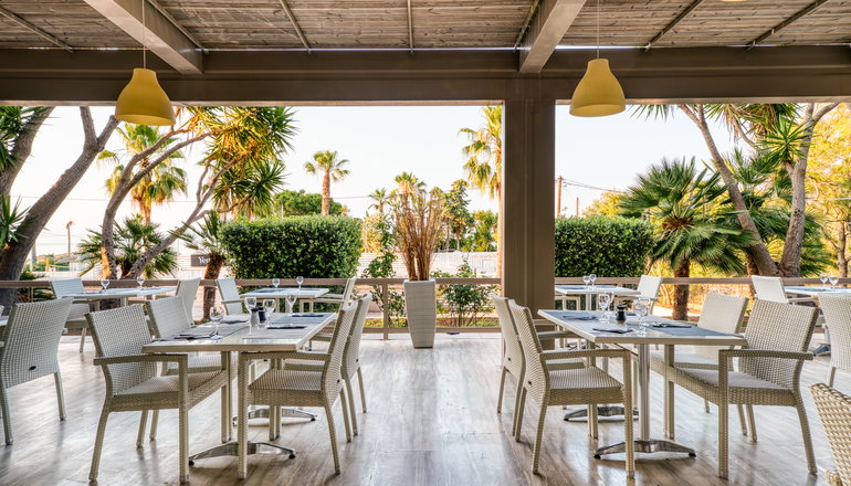 Black & White Resort Xylokastro