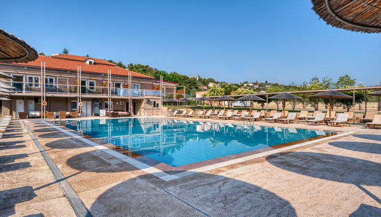 Black & White Resort Xylokastro