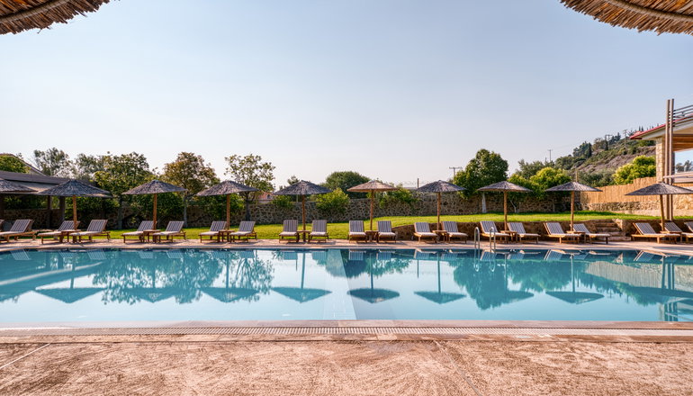 Black & White Resort Xylokastro