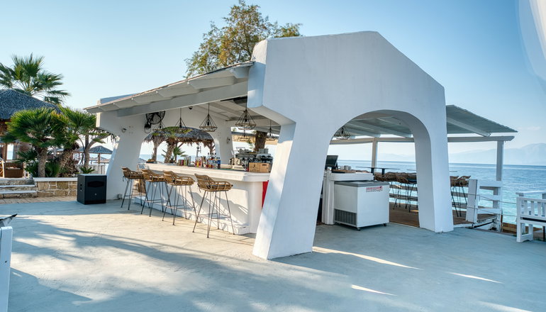 Black & White Resort Xylokastro