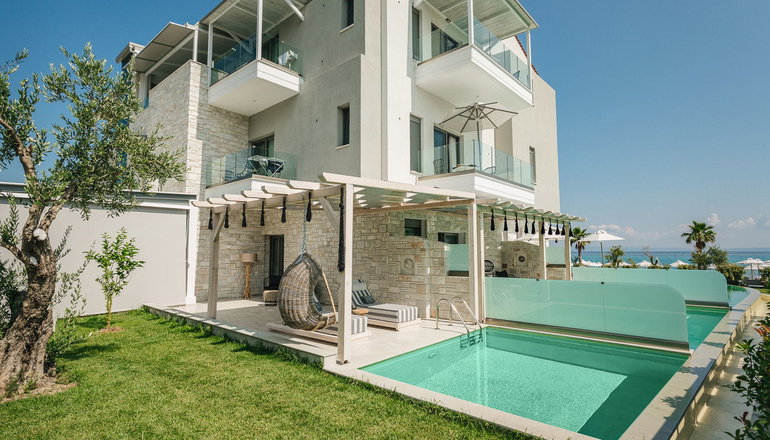 Blue Carpet Luxury Suites