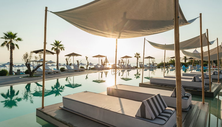 Blue Carpet Luxury Suites