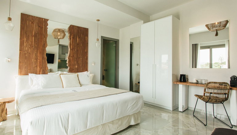 Blue Carpet Luxury Suites