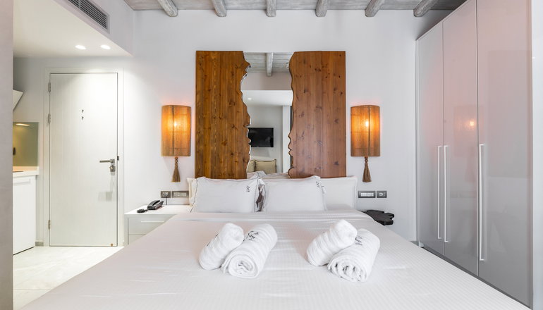 Blue Carpet Luxury Suites
