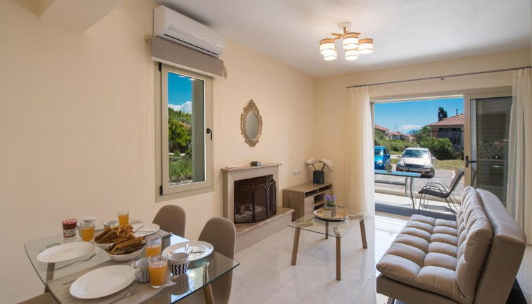 Bounatsa Studios & Apartments