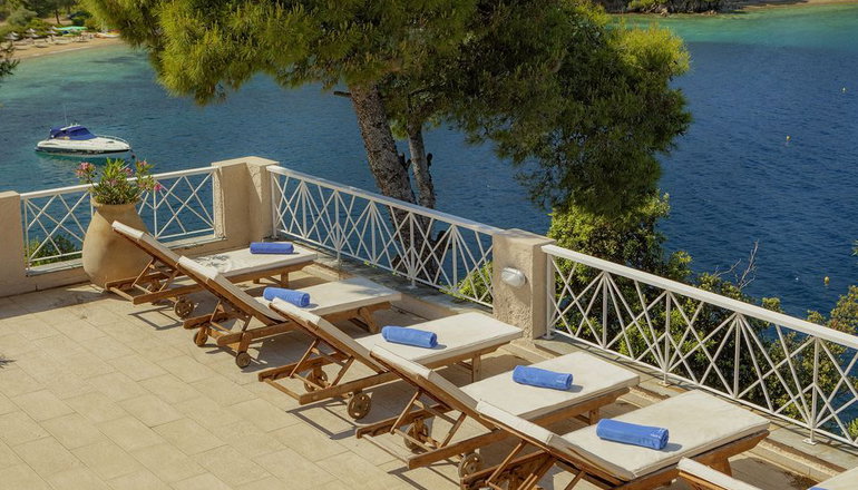 Cape Kanapitsa Hotel Suites