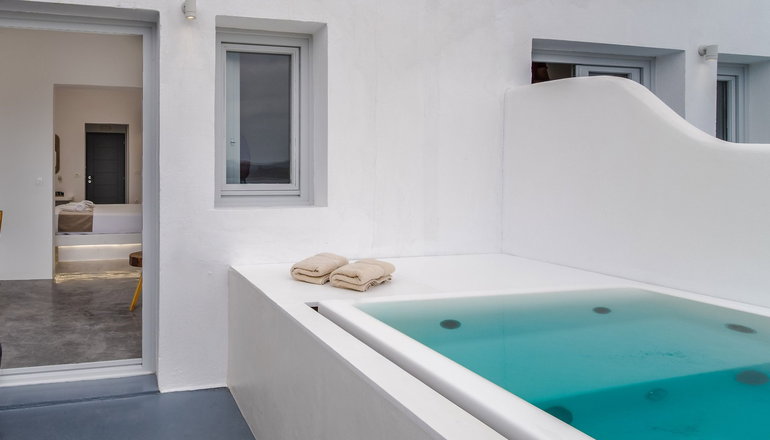 Cape Sisu Santorini
