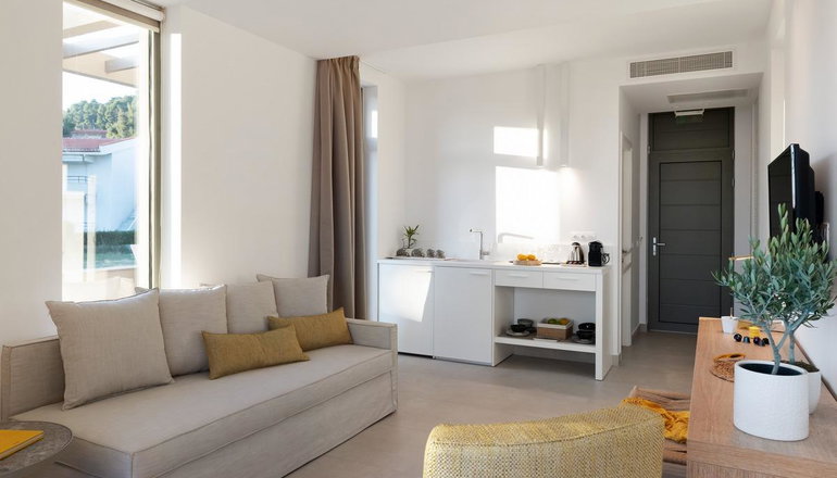 Cavo Delea Villas & Suites