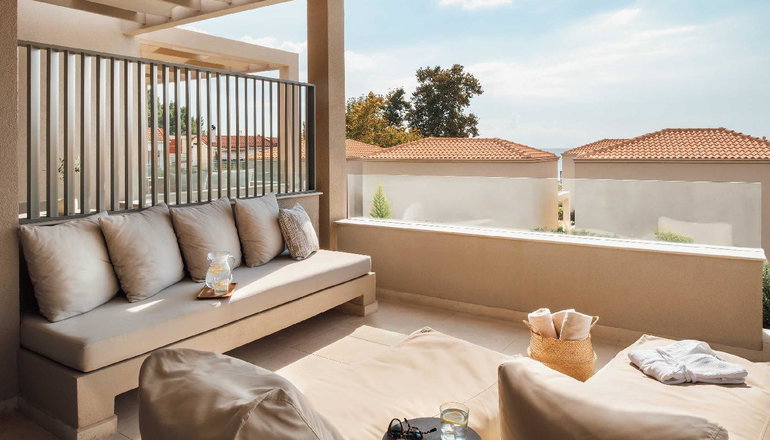 Cavo Delea Villas & Suites