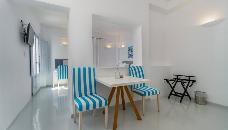 Central Fira Hotel