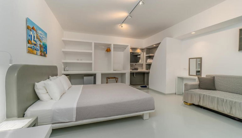Central Fira Hotel