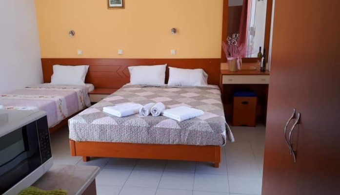 Chrysanthi Studio & Apartments