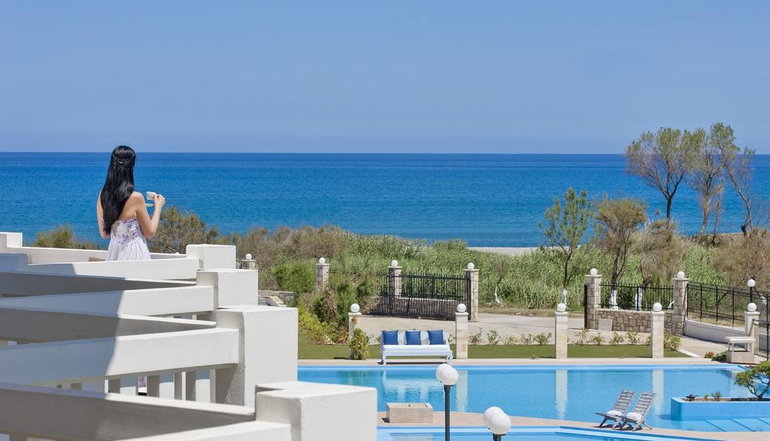 Chryssana Beach Hotel