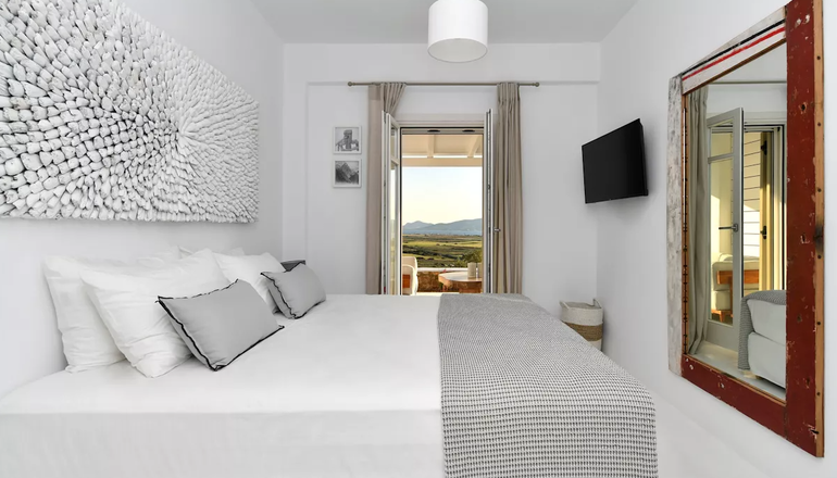 Ciel Paros Villas