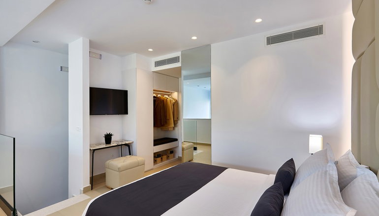 City Lion Apartments & Lofts