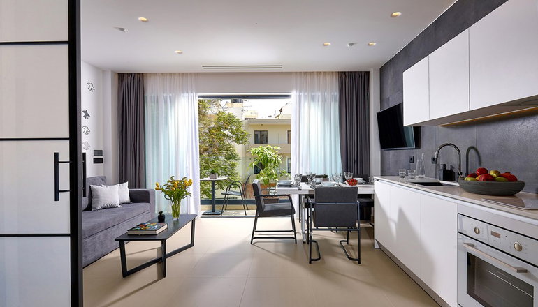 City Lion Apartments & Lofts